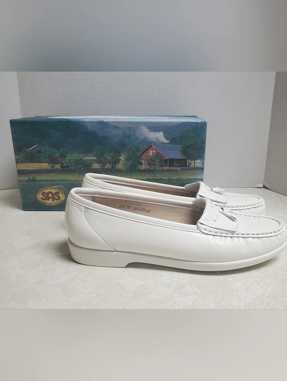 NIB SAS White Leather Tassel Loafers for Women
